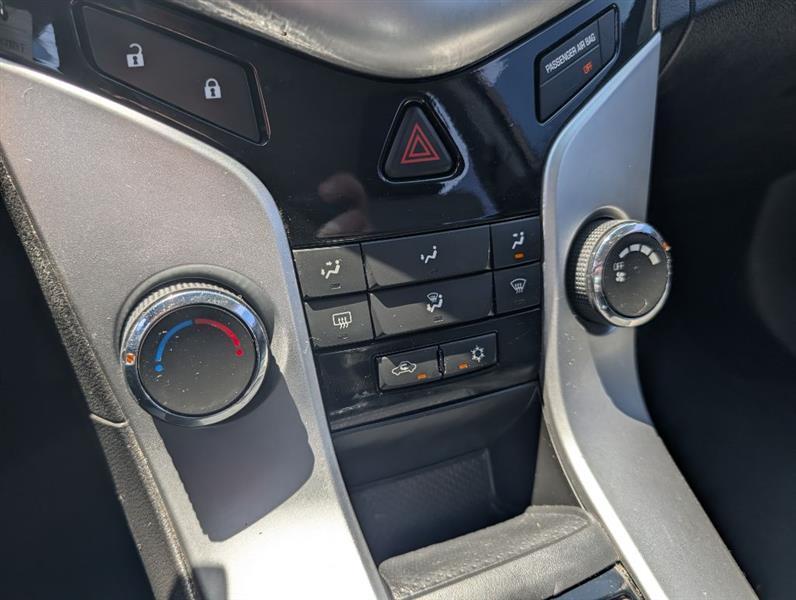 Chevrolet Cruze 2LS 2011