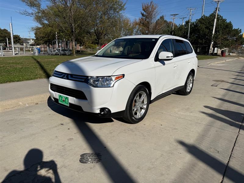 Mitsubishi Outlander SE S-AWC 2014