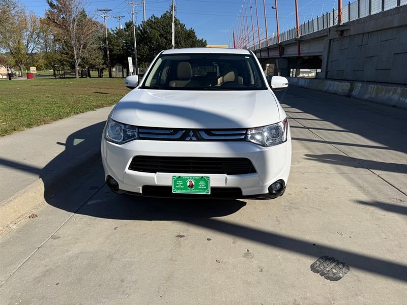 Mitsubishi Outlander SE S-AWC 2014