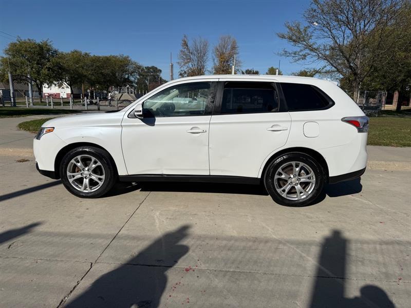 Mitsubishi Outlander SE S-AWC 2014