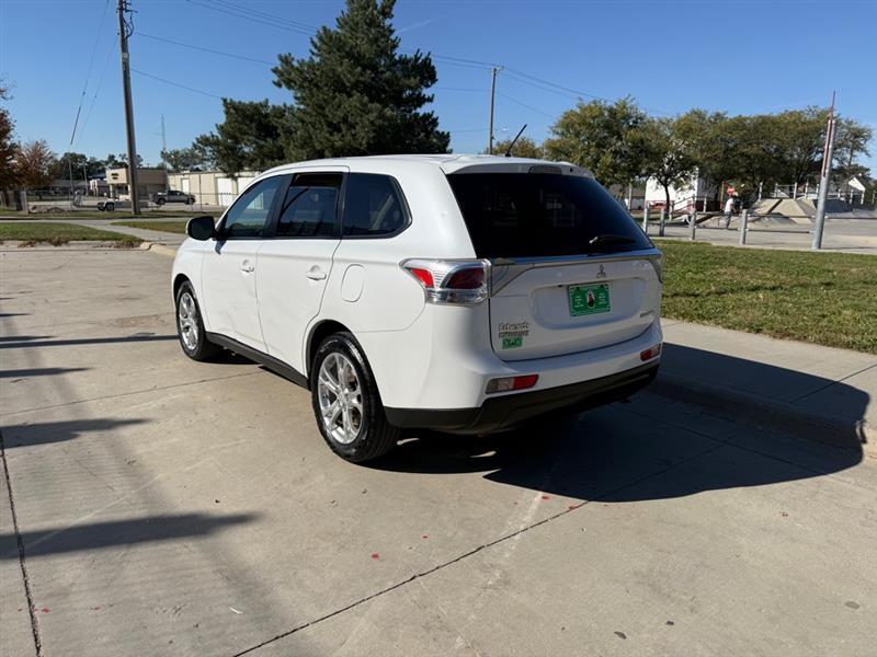 Mitsubishi Outlander SE S-AWC 2014