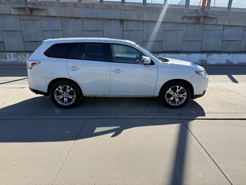 Mitsubishi Outlander SE S-AWC 2014