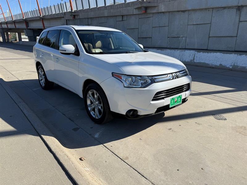 Mitsubishi Outlander SE S-AWC 2014