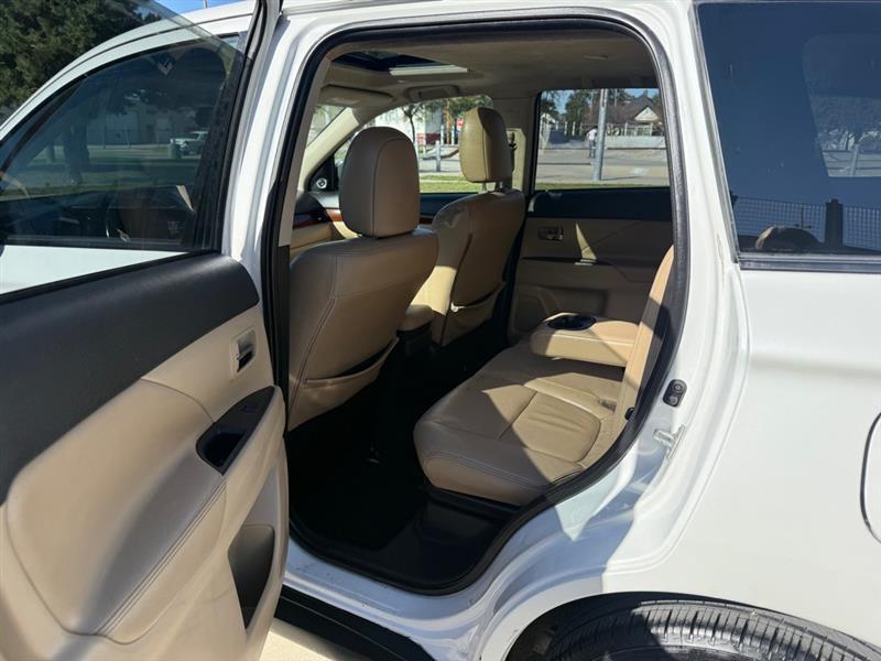 Mitsubishi Outlander SE S-AWC 2014