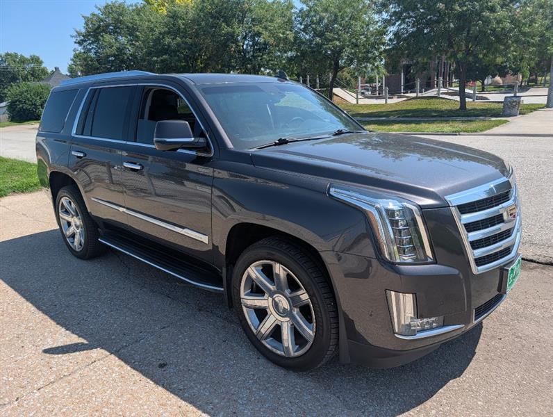 Cadillac Escalade Luxury 4WD 2017