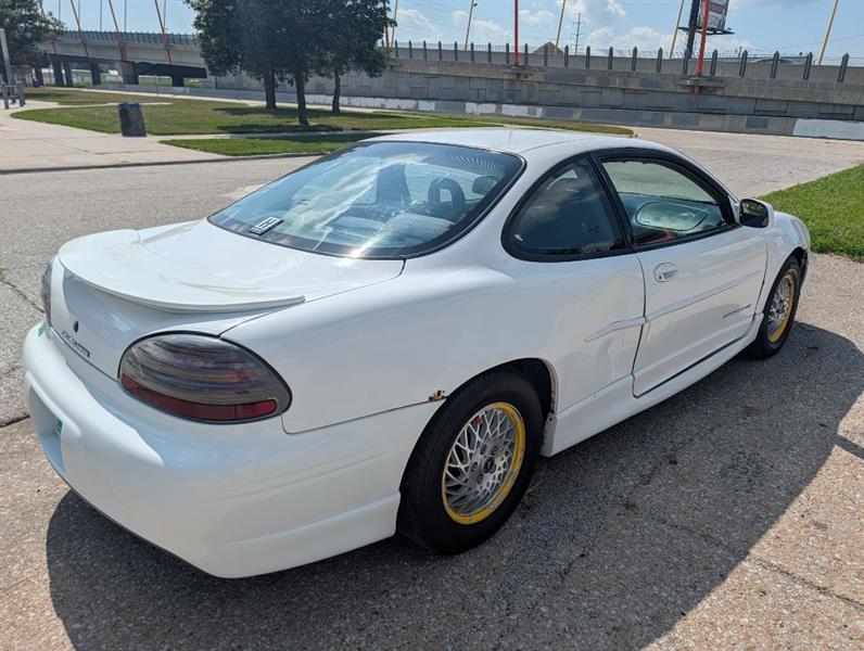 Pontiac Grand Prix GT coupe 2000