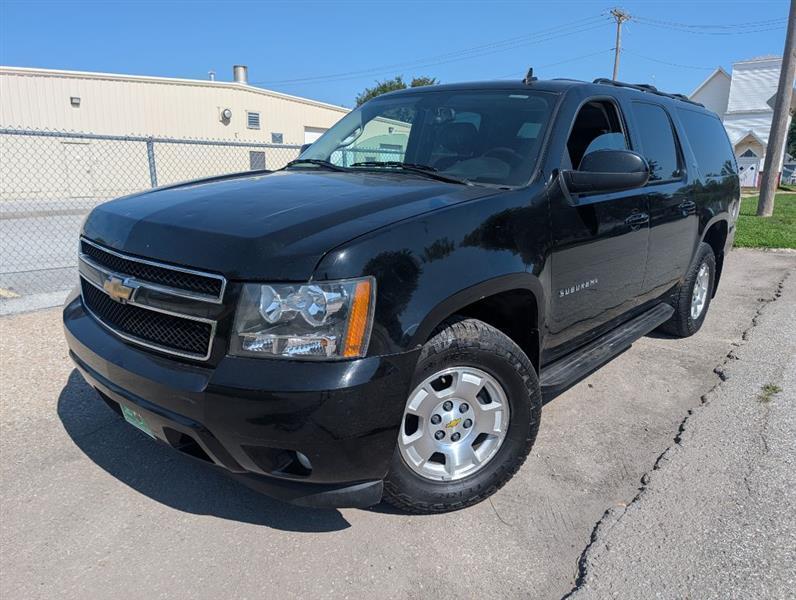 Chevrolet Suburban LT 1500 4WD 2010