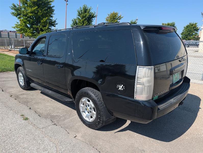 Chevrolet Suburban LT 1500 4WD 2010