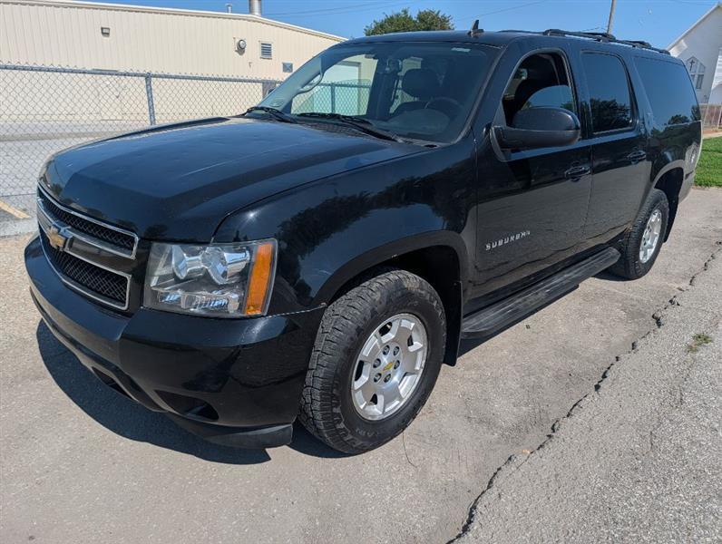Chevrolet Suburban LT 1500 4WD 2010