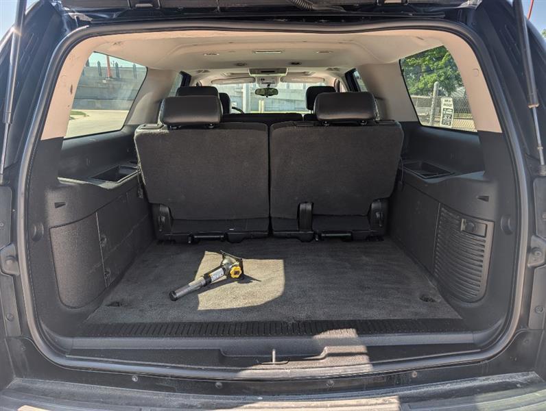 Chevrolet Suburban LT 1500 4WD 2010