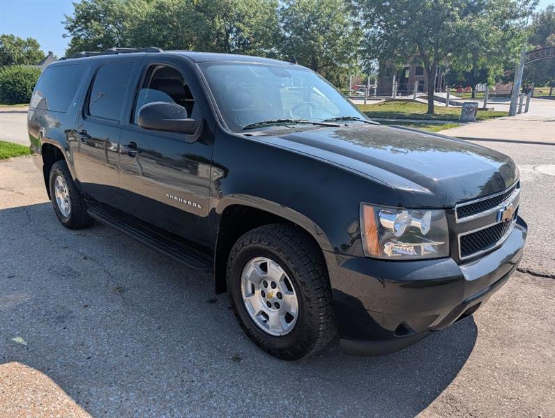 Chevrolet Suburban LT 1500 4WD 2010