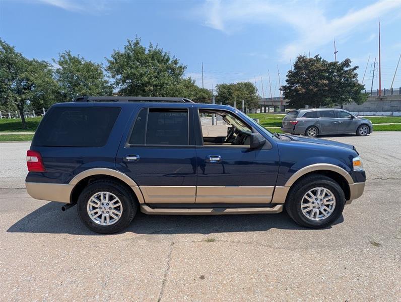 Ford Expedition XLT 4WD 2012