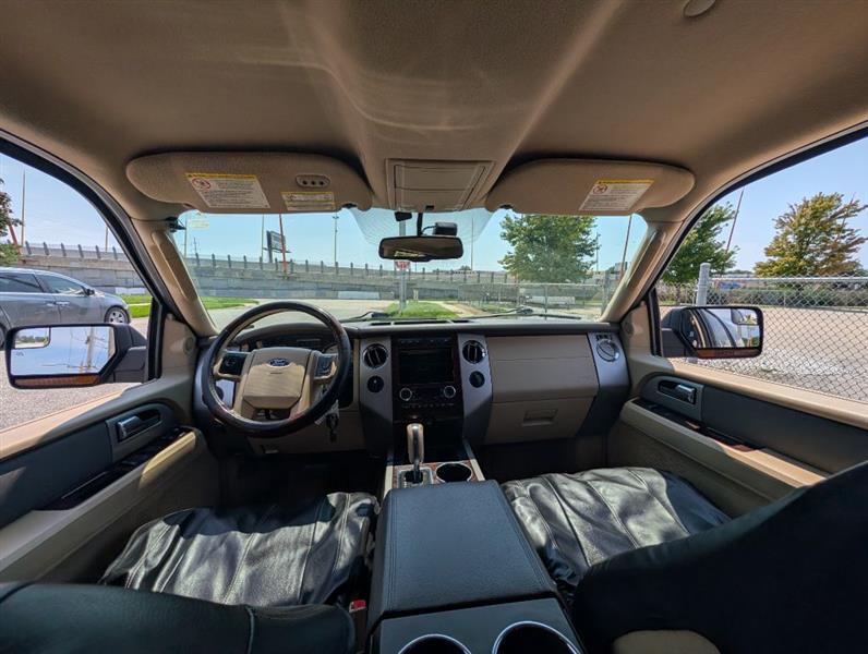 Ford Expedition XLT 4WD 2012