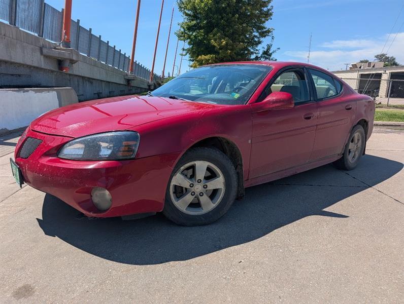 Pontiac Grand Prix Sedan 2008