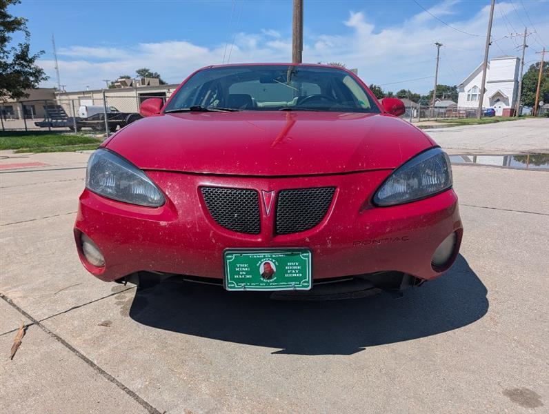 Pontiac Grand Prix Sedan 2008