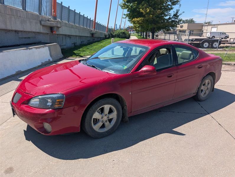 Pontiac Grand Prix Sedan 2008