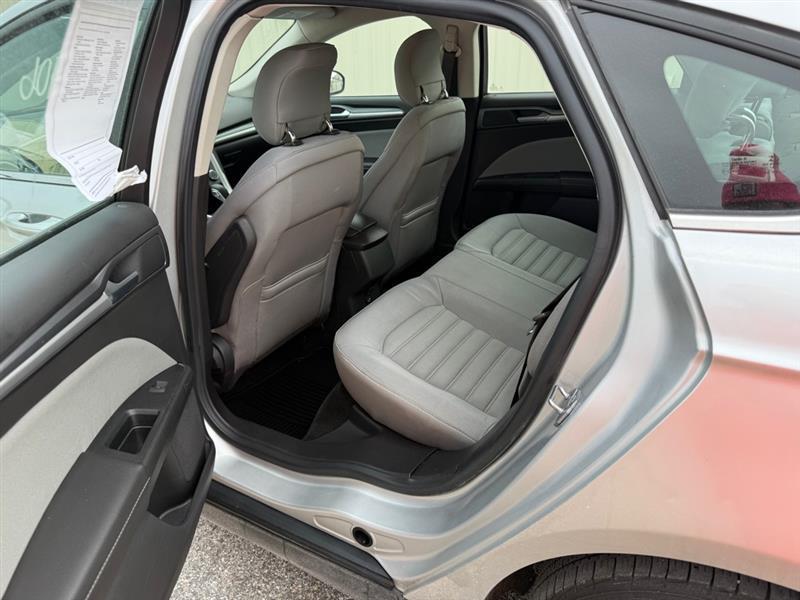 Ford Fusion S 2014