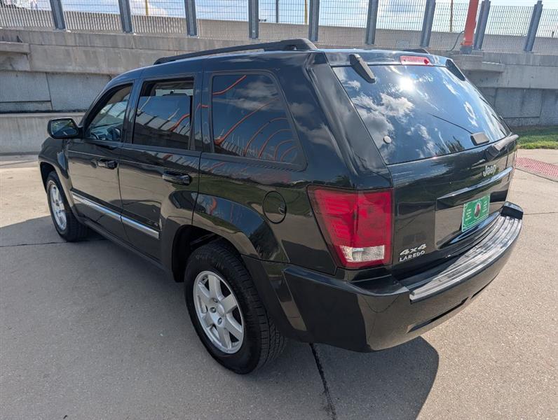 Jeep Grand Cherokee Laredo 4WD 2010