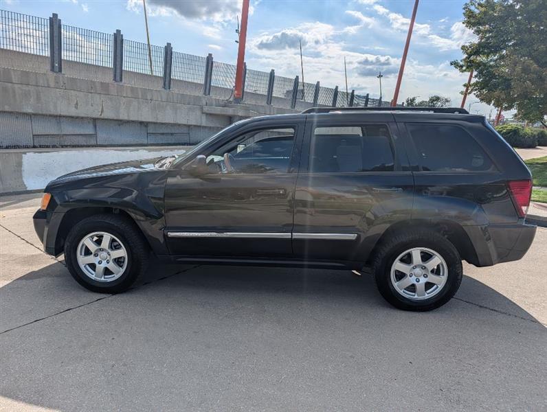 Jeep Grand Cherokee Laredo 4WD 2010