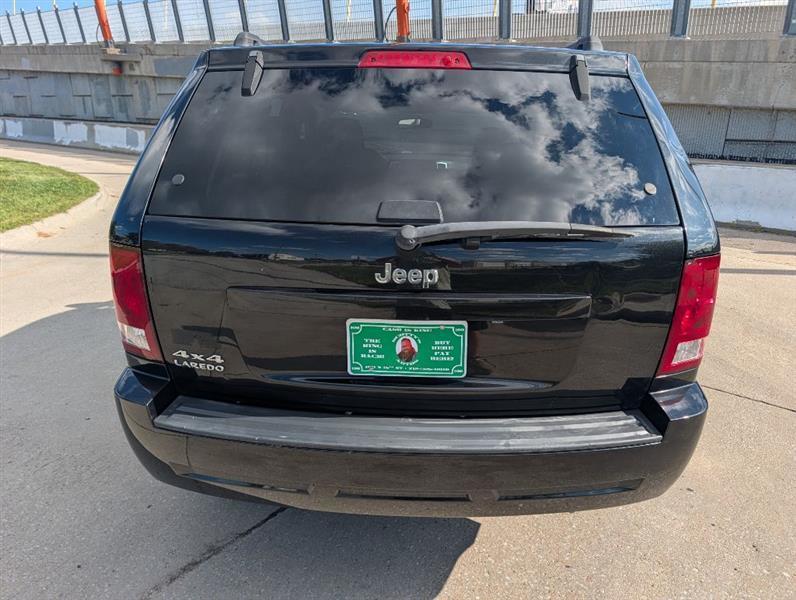 Jeep Grand Cherokee Laredo 4WD 2010