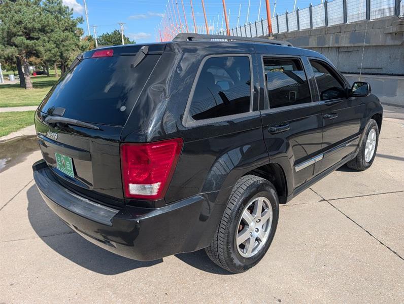 Jeep Grand Cherokee Laredo 4WD 2010