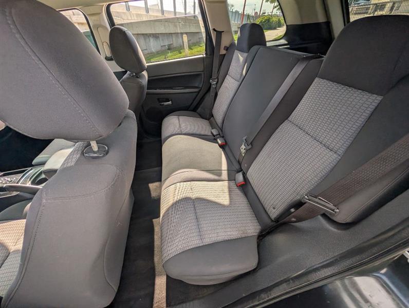 Jeep Grand Cherokee Laredo 4WD 2010