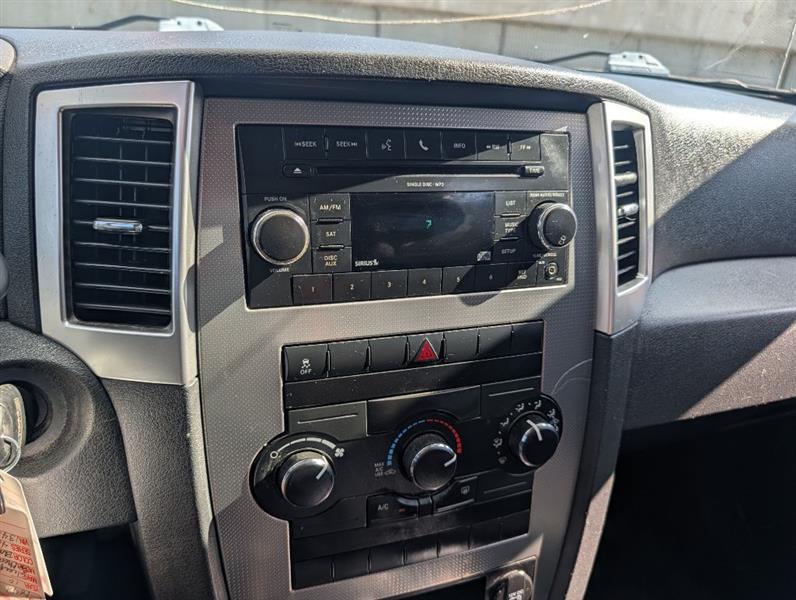 Jeep Grand Cherokee Laredo 4WD 2010