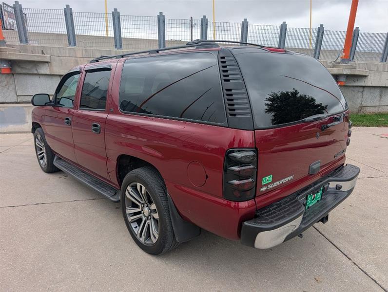 Chevrolet Suburban 1500 4WD 2002