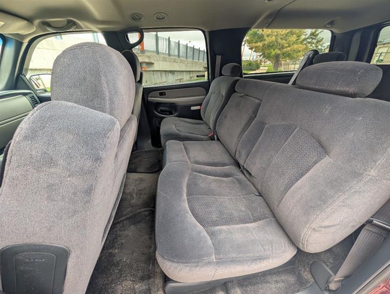 Chevrolet Suburban 1500 4WD 2002