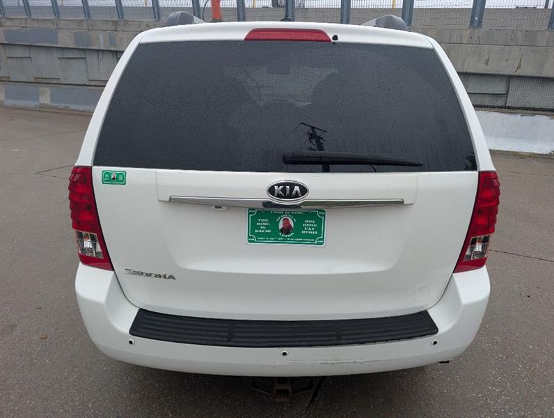 Kia Sedona LX LWB 2012