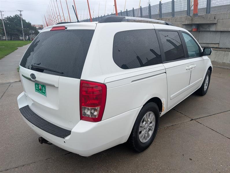 Kia Sedona LX LWB 2012