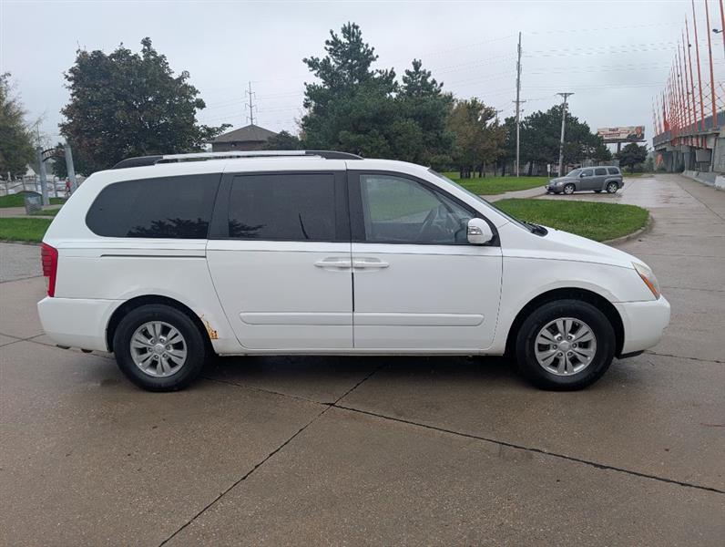 Kia Sedona LX LWB 2012