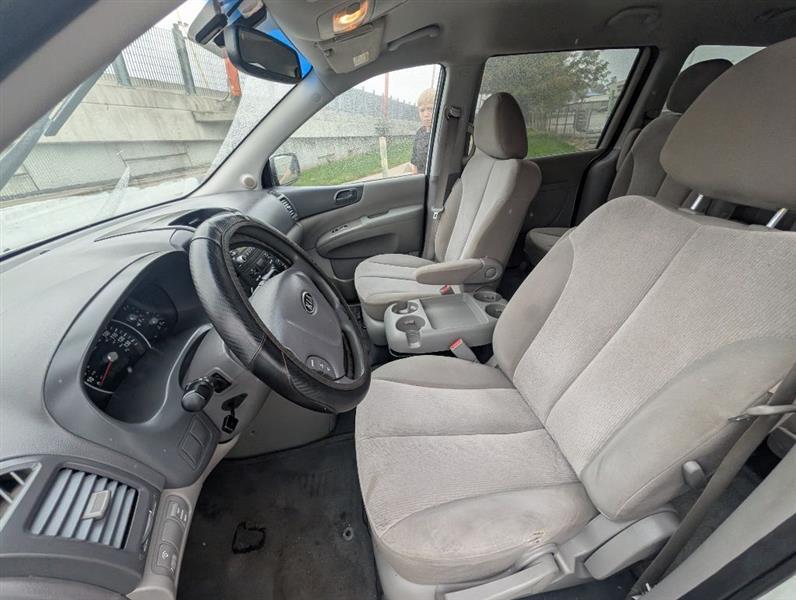 Kia Sedona LX LWB 2012