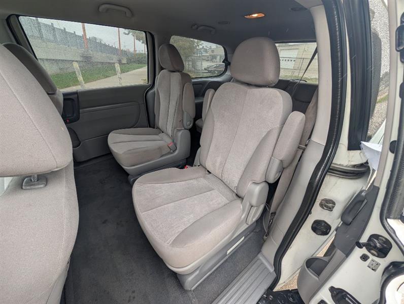 Kia Sedona LX LWB 2012