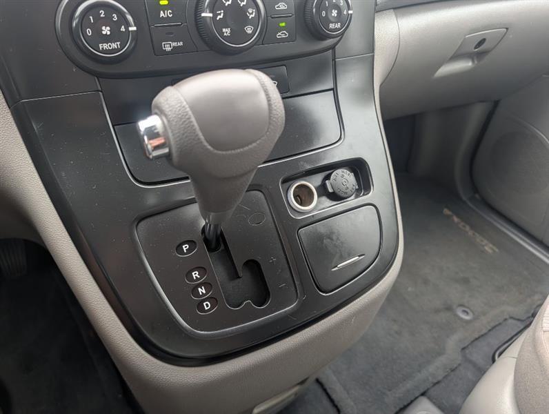 Kia Sedona LX LWB 2012