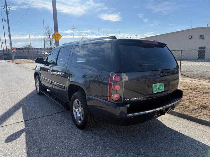 GMC Yukon Denali XL AWD 2008
