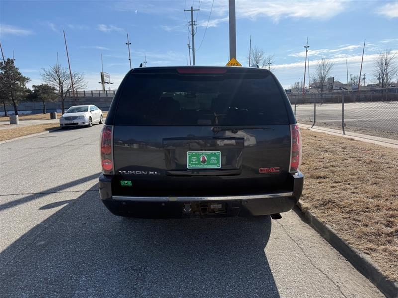 GMC Yukon Denali XL AWD 2008