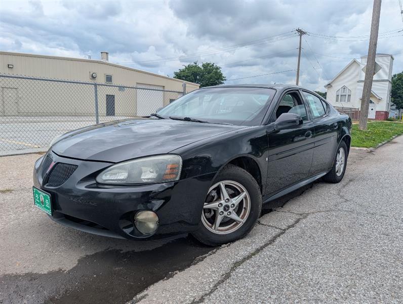 Pontiac Grand Prix Sedan 2008
