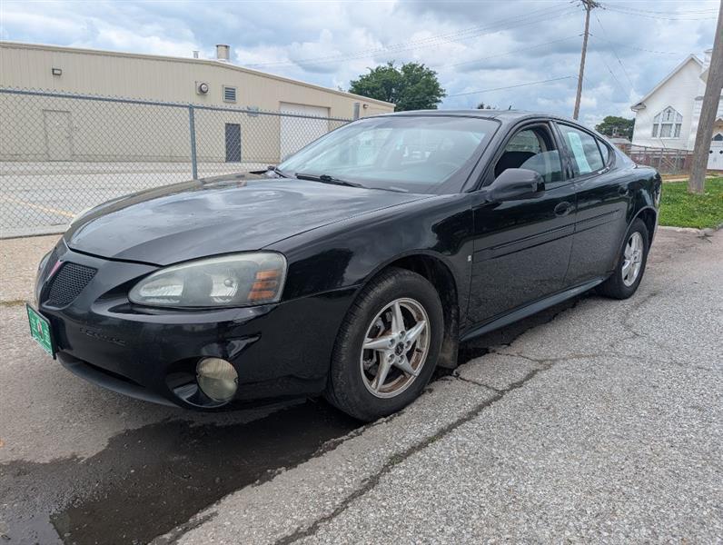 Pontiac Grand Prix Sedan 2008