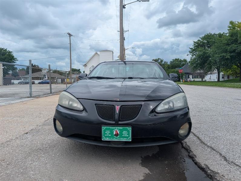 Pontiac Grand Prix Sedan 2008