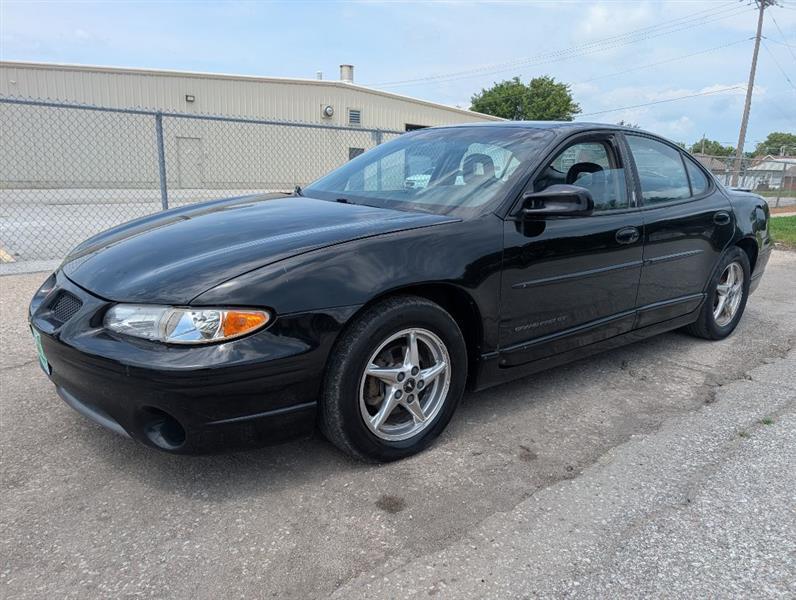 Pontiac Grand Prix GT sedan 2000