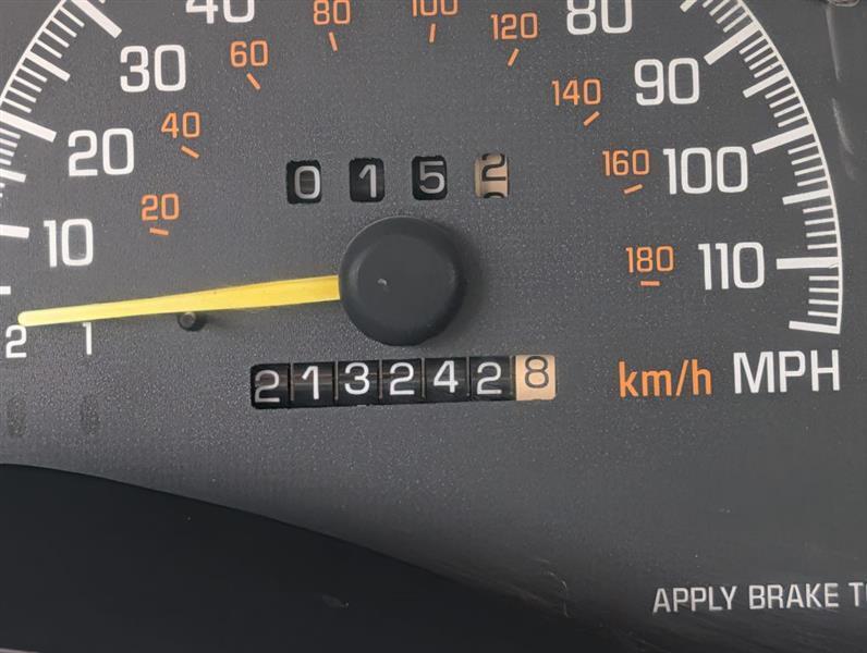 Pontiac Grand Prix GT sedan 2000