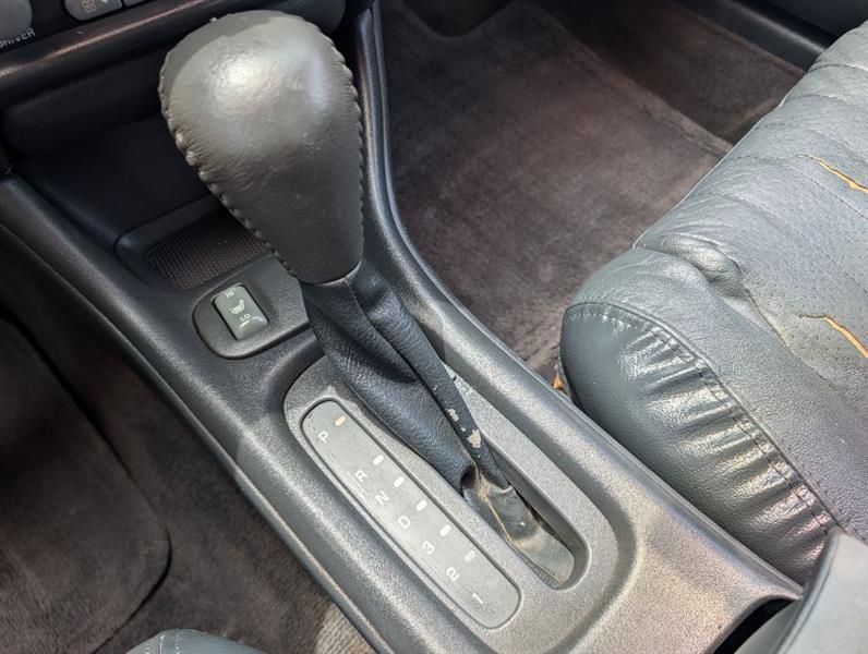 Pontiac Grand Prix GT sedan 2000