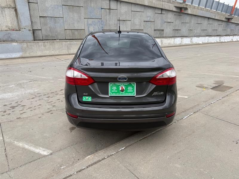 Ford Fiesta SE Sedan 2016
