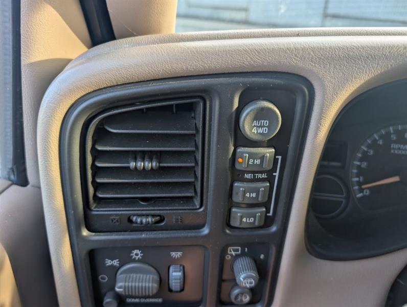 Chevrolet Tahoe 4WD 2002
