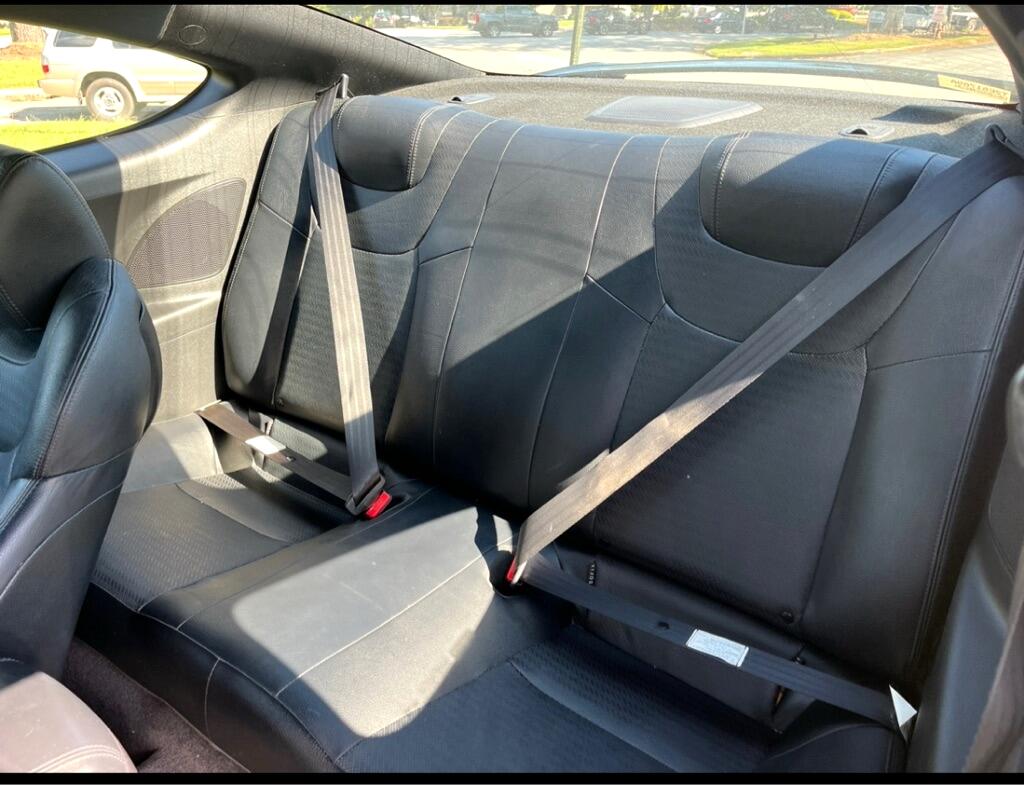 2016 Hyundai Genesis Coupe 3.8 Ultimate photo 10