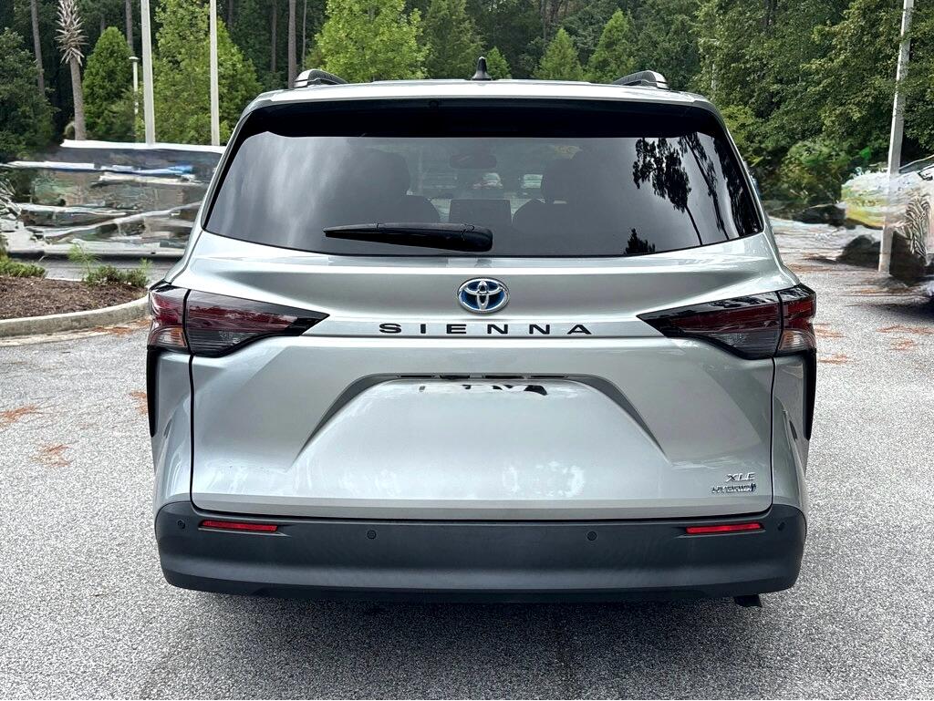 2023 Toyota Sienna XLE photo 7