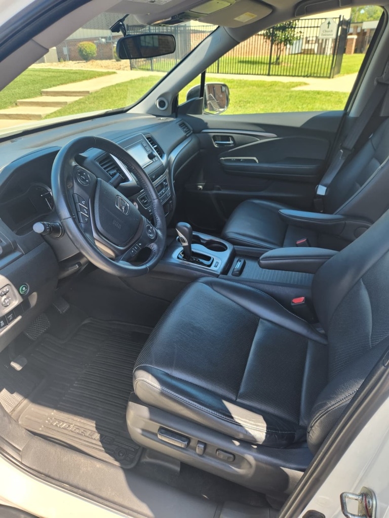 2019 Honda Ridgeline RTL photo 5
