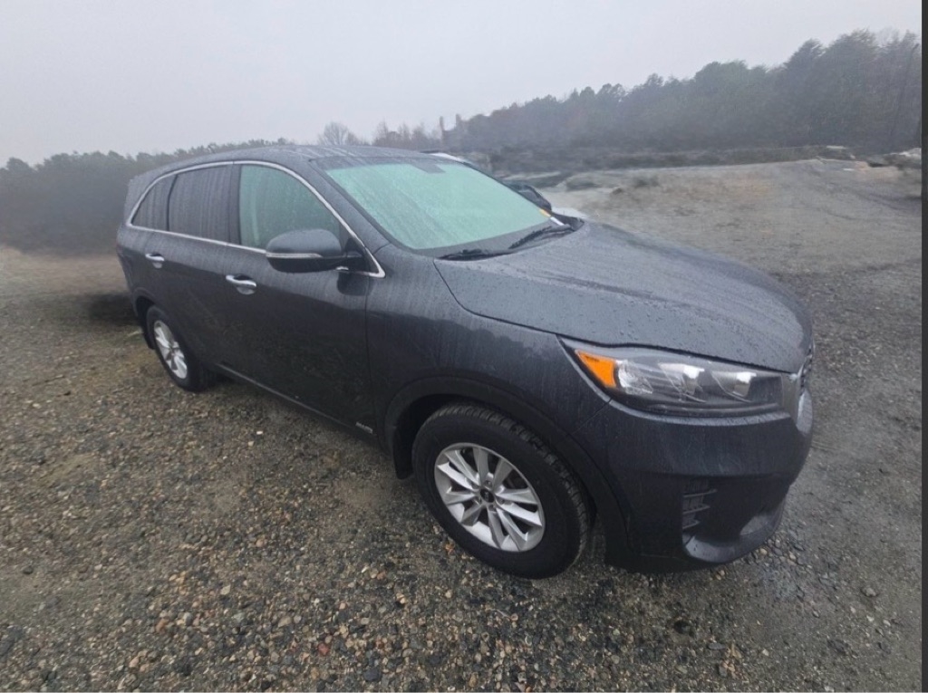 2020 Kia Sorento LX's photo