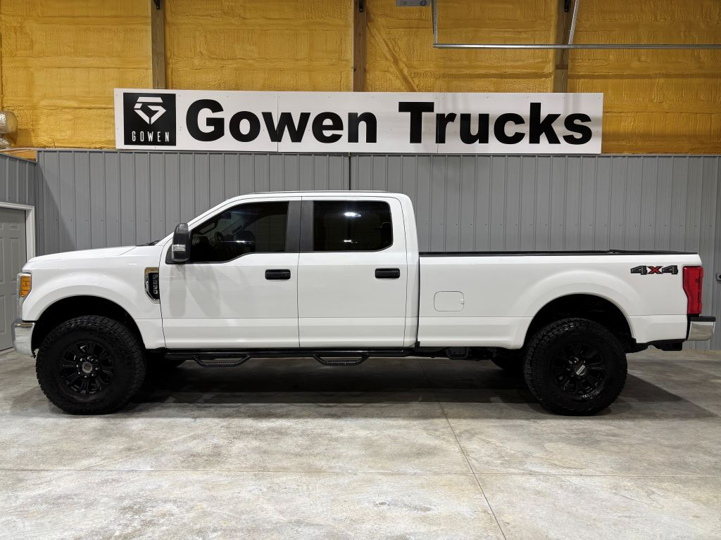 2017 Ford F-250 photo 2